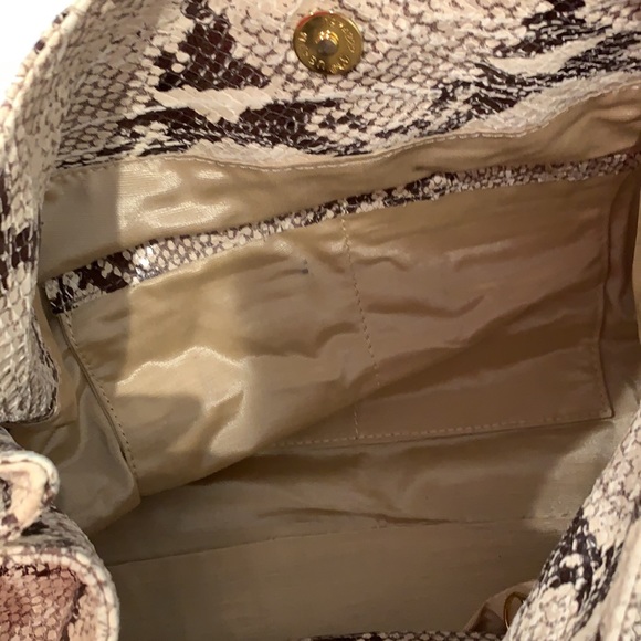 CC SKYE Python handbag beautiful and like new - Picture 6 of 6